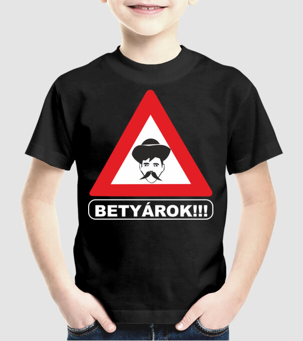  minta fekete pólón