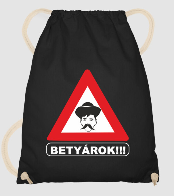 minta fekete pólón