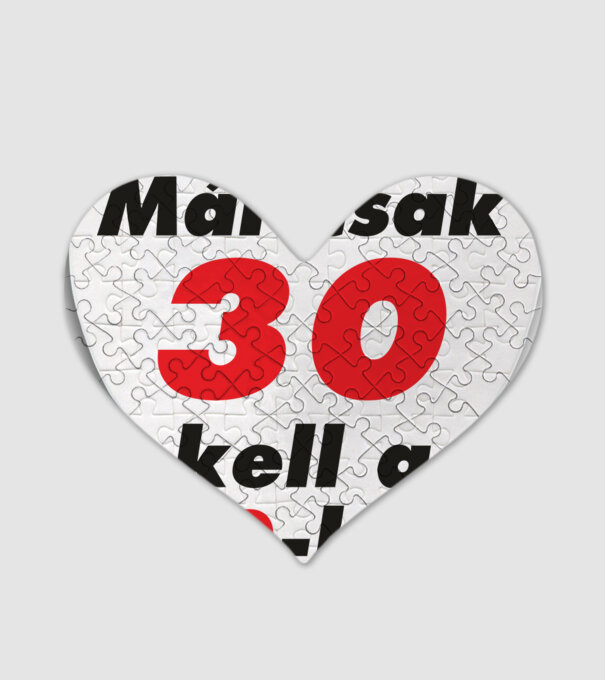 minta fehér pólón